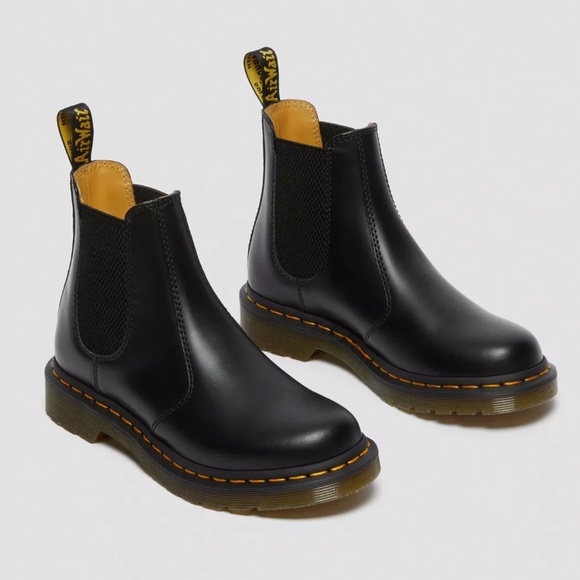 NWOT Doc Marten Chelsea Boot - Women size 8 - Picture 1 of 9